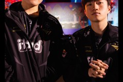 T1队员全员鞠躬道歉 Fizer：对不起